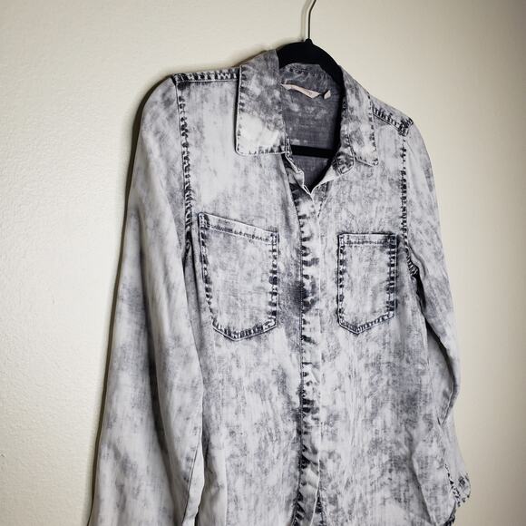 Soft Surroundings| Acid wash Gray Button Down Shirt - Picture 3 of 9